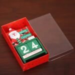 Decoratiune Mos Craciun de tip calendar